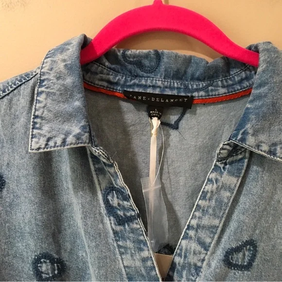 NWT Jane And Delancey Womens L Shirt Heart Print Embroidery Blue Chambray Button - Picture 7 of 7